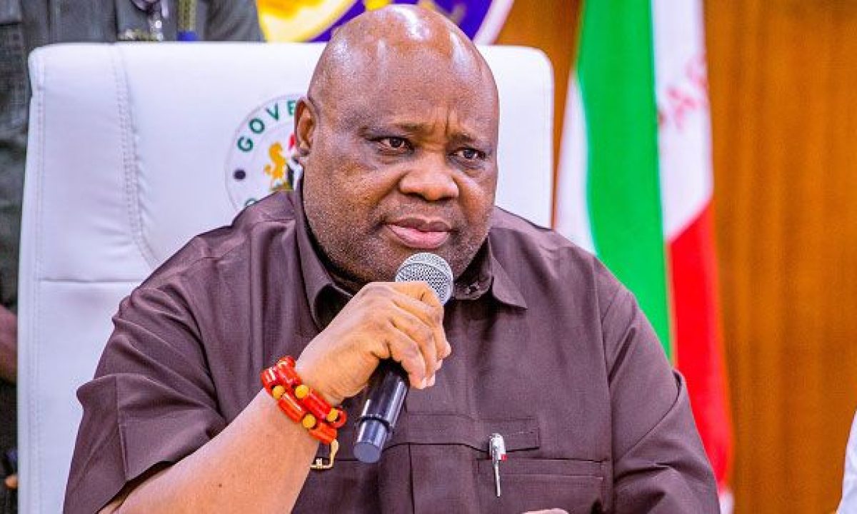 Osun Students Pass Vote Of No Confidence In Adeleke, Decry 200% Fee Hike, ‘Anti-Student’ Policies