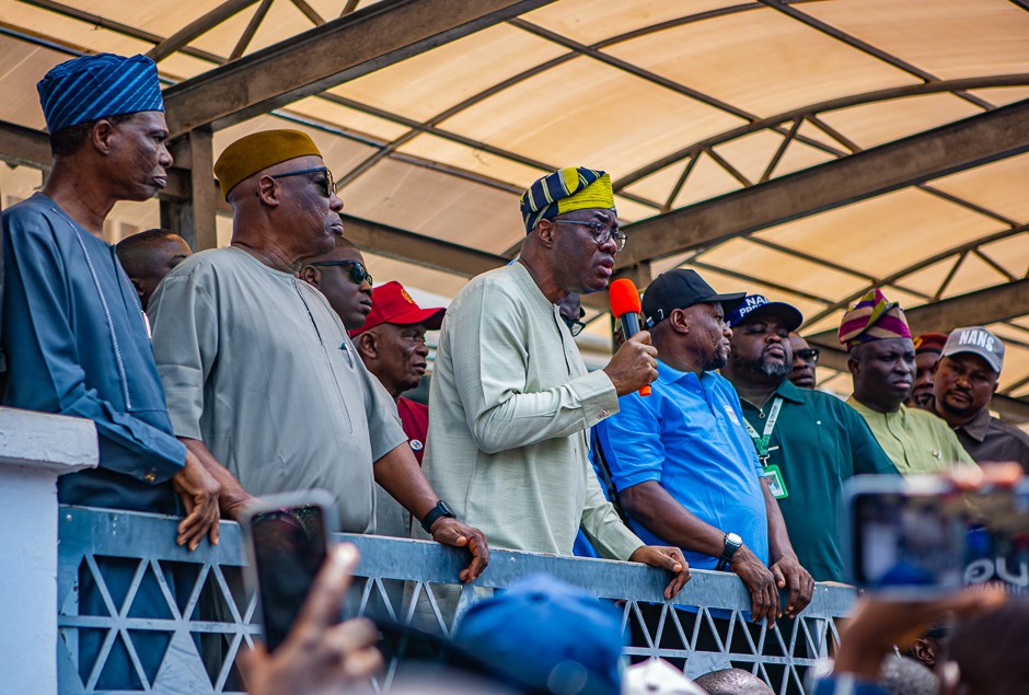 Nationwide Outcry As Teachers, Parents, Civil Society Groups Protest Abduction Of Students, Educators In Oyo, Borno