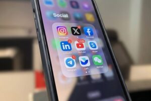 Social Networks, Online Video Outweigh Traditional Media in 2026, Major Report Finds