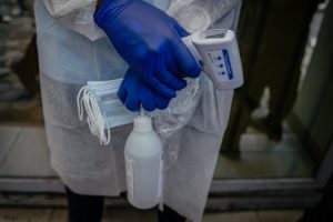 France Confirms First Home-Grown Ebola Case as Doctor Flies In from DRC