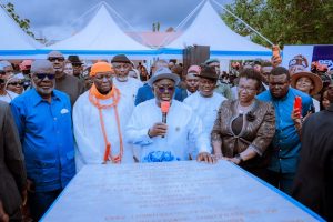 Oborevwori Inaugurates 12 Duplexes, Presents Cars To Permanent Secretaries