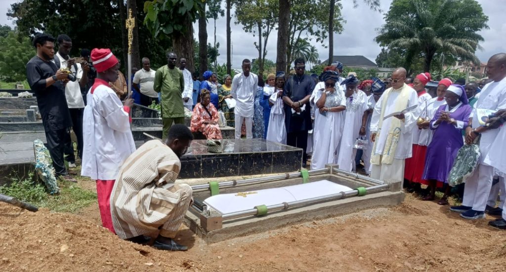 Adebayo, Ahon, Oyowe, Others Storm Ibadan For Burial Of Dele Fasan’s Mother-in-law