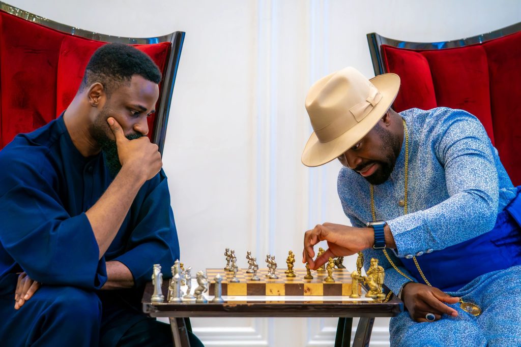 Olu of Warri Hosts Chess Champion Tunde Onakoya
